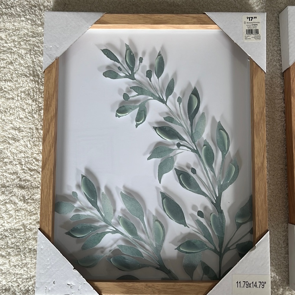 2 wall pictures